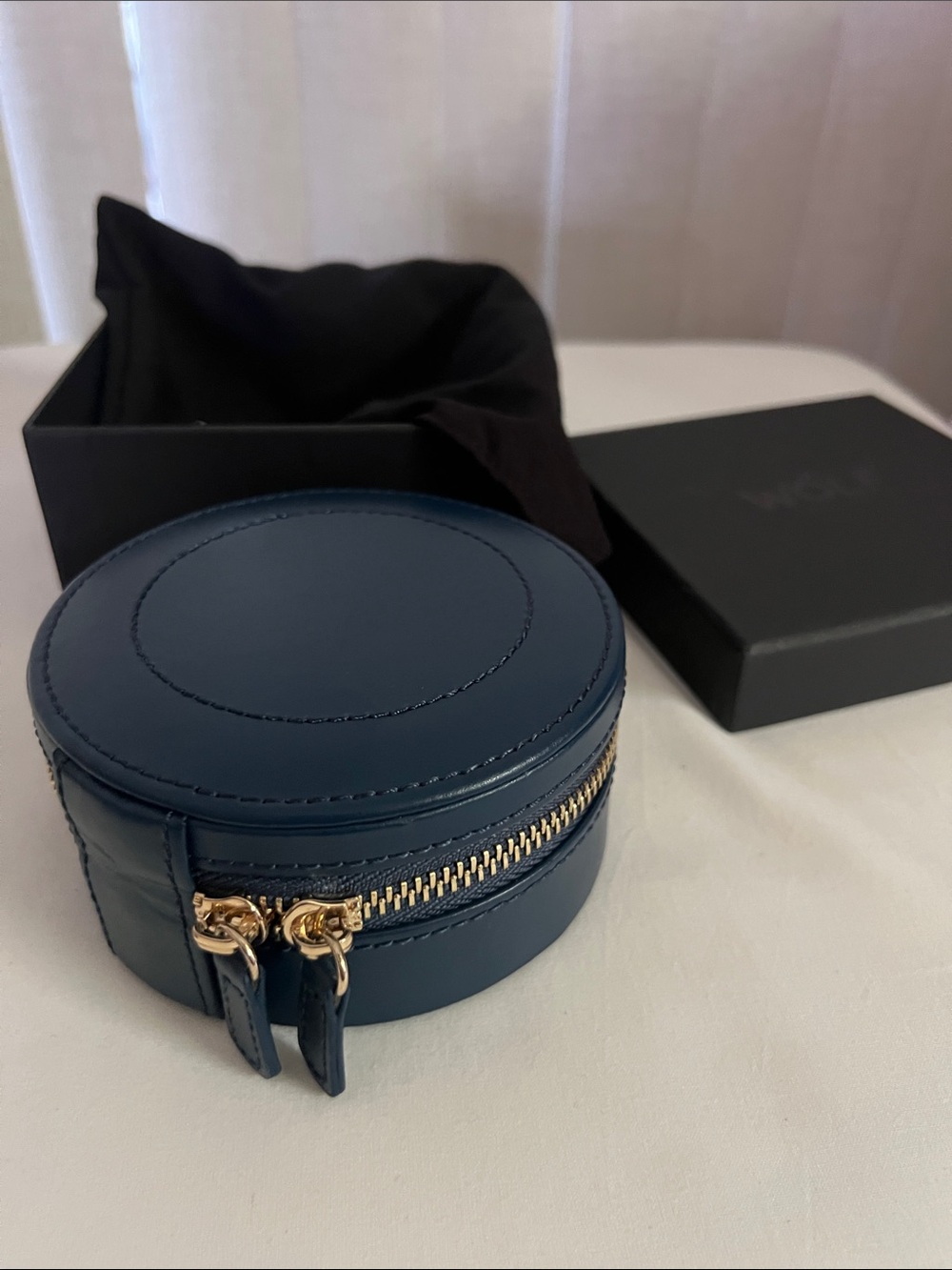 WOLF
Sophia Blue Round Travel Zip Case - Picture 9 of 10